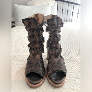 Freebird Brave Black Distressed